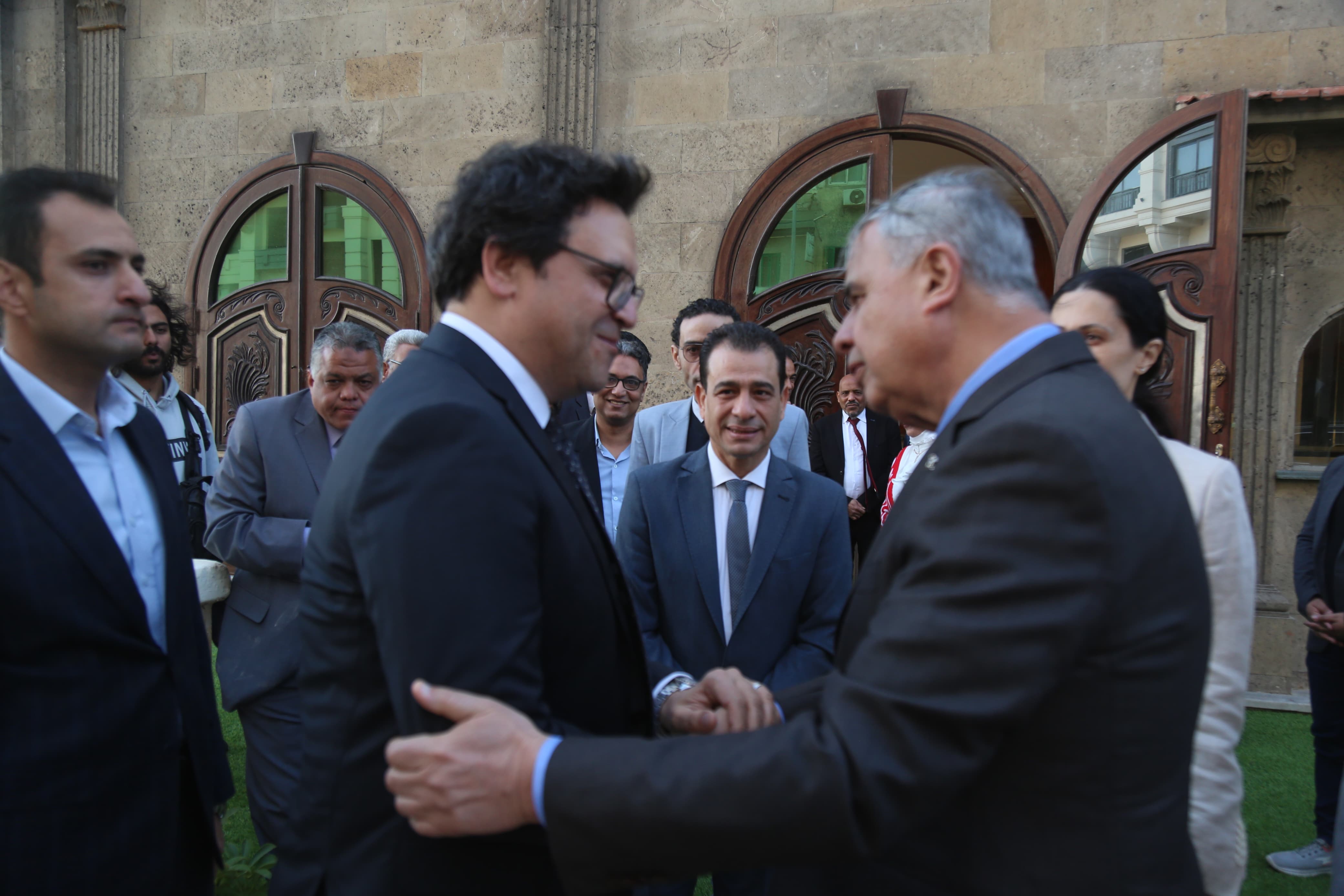 وزير الثقافة ومحافظ الإسكندرية يفتتحان “مسرح بيرم التونسي” بعد تطويره
